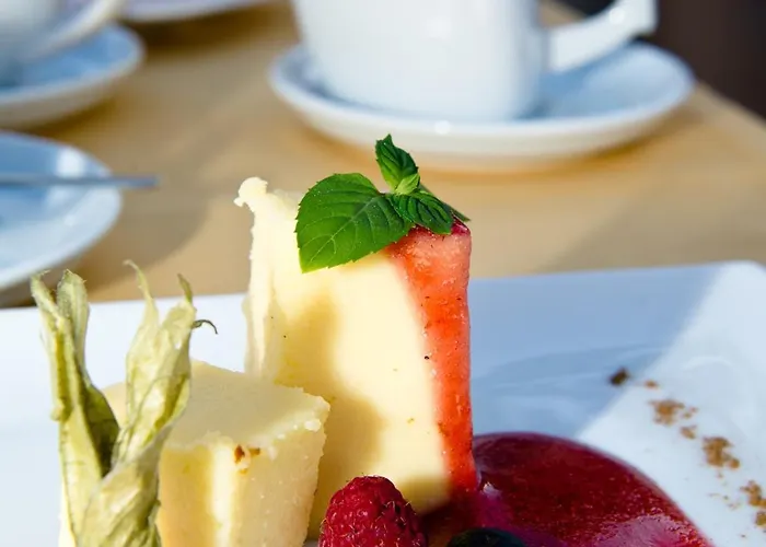 Отель Capitolina 3*